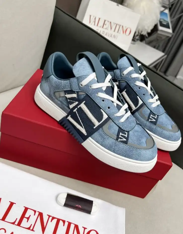 hype Valentino Sneakers