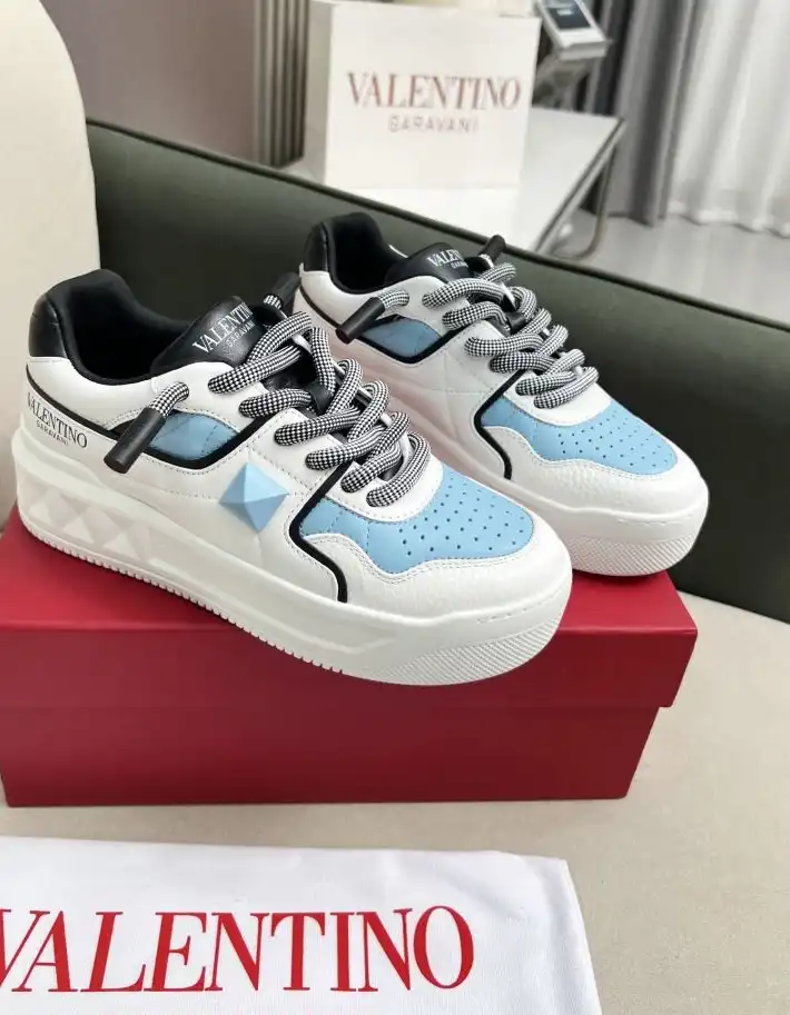 hype Valentino Sneakers