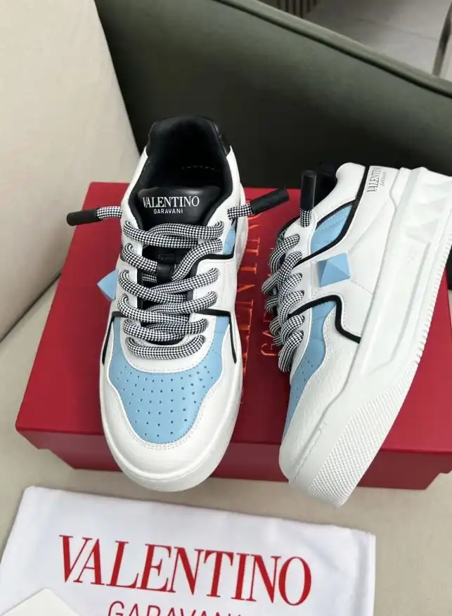 hype Valentino Sneakers