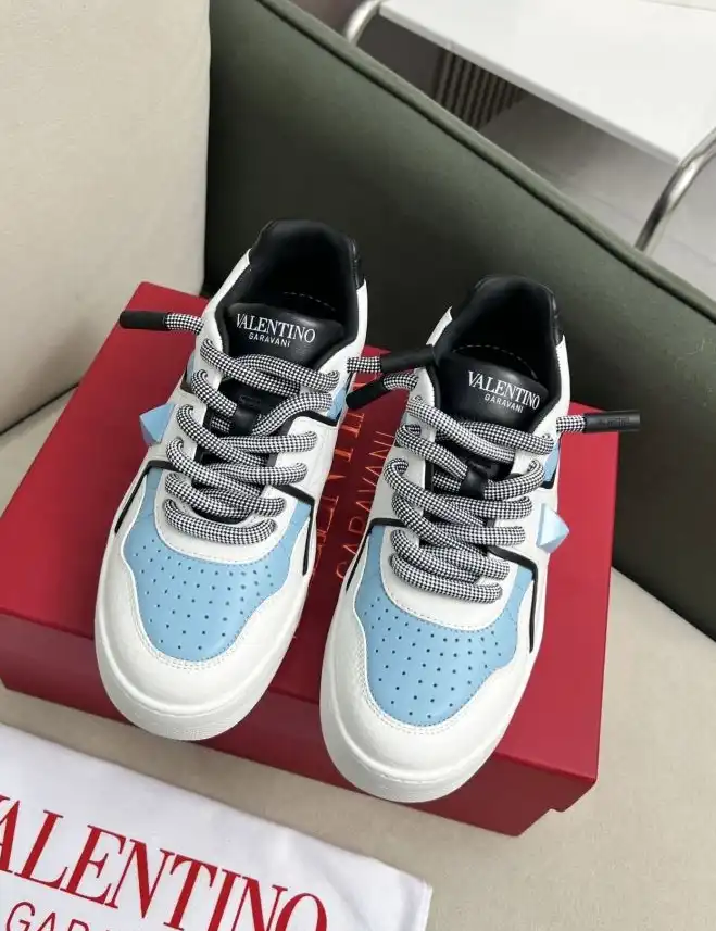 hype Valentino Sneakers