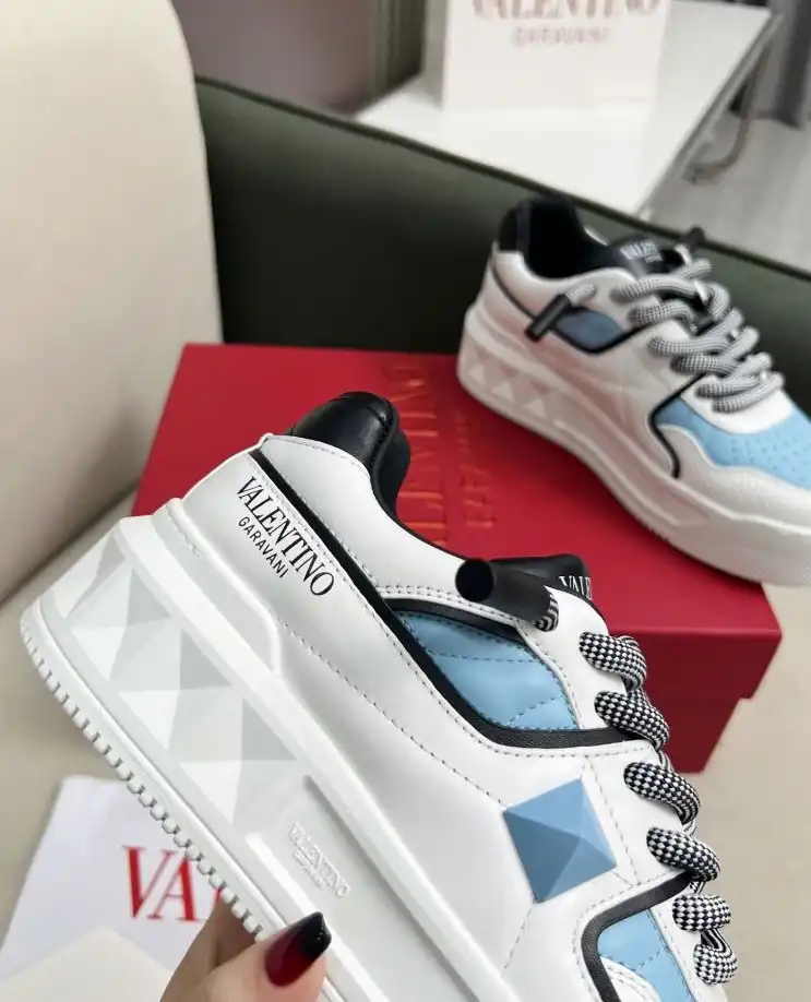 hype Valentino Sneakers