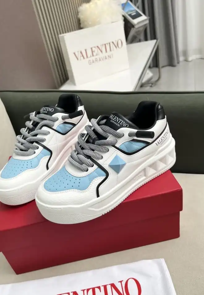 hype Valentino Sneakers