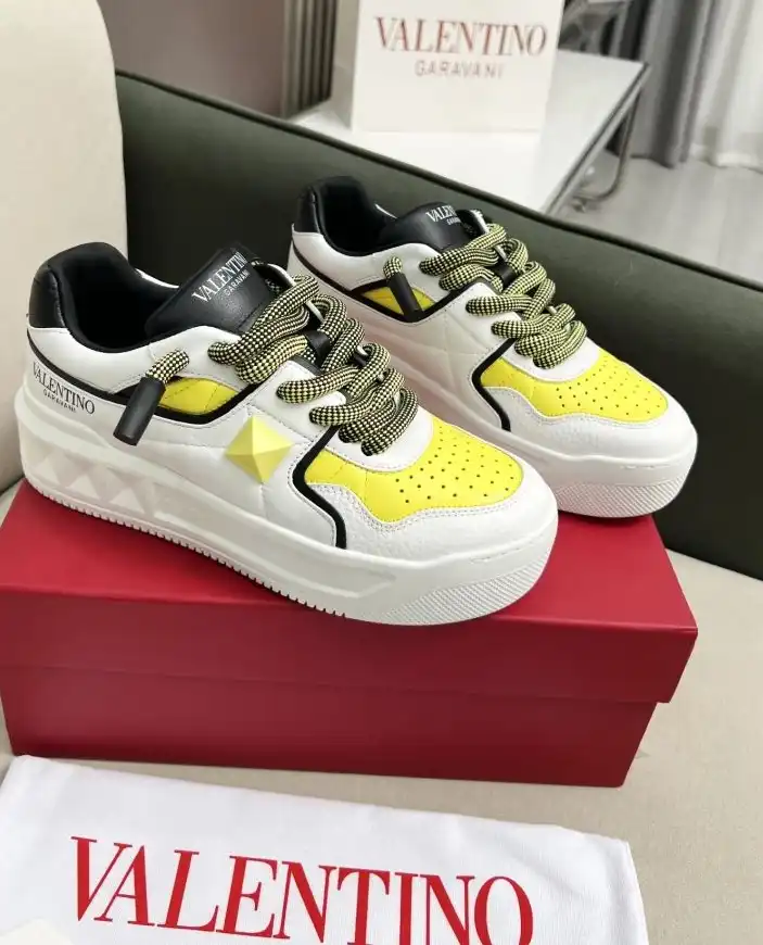 hype Valentino Sneakers