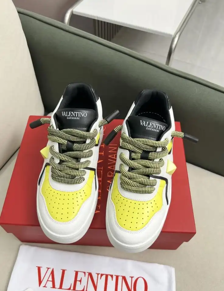 hype Valentino Sneakers