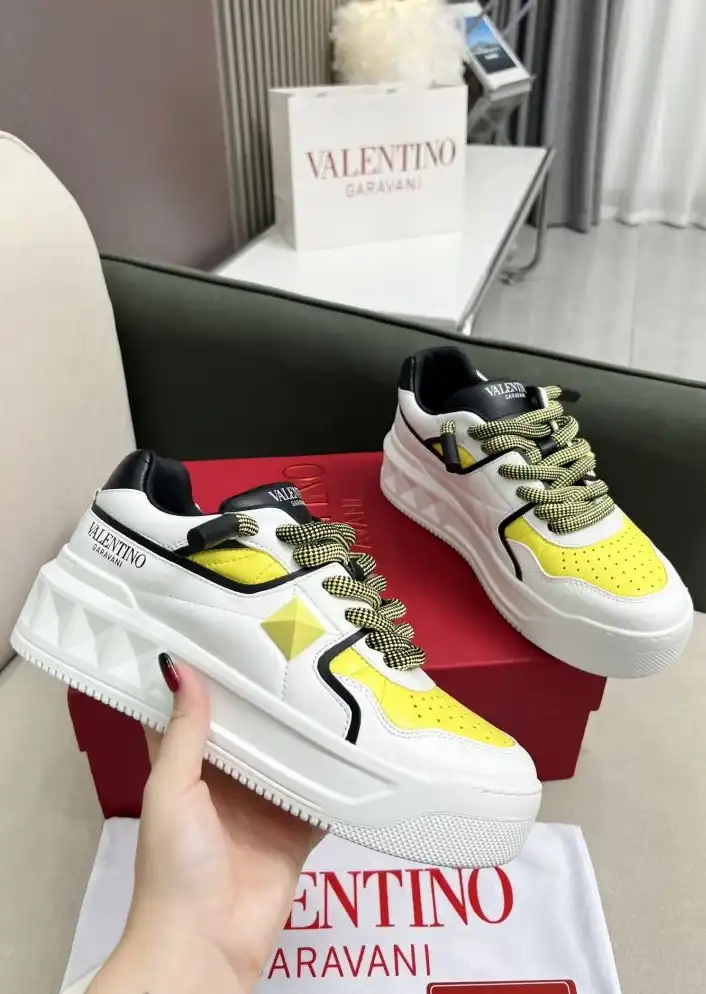 hype Valentino Sneakers