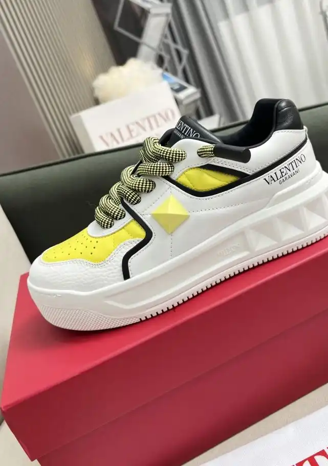 hype Valentino Sneakers