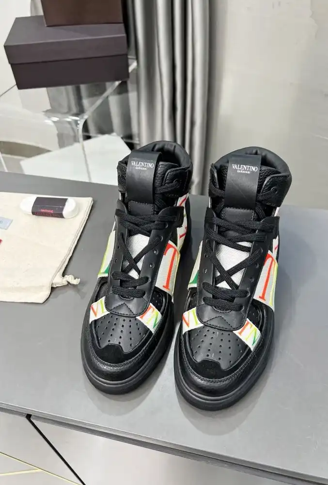 hype Valentino Sneakers