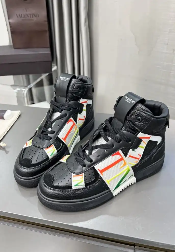 hype Valentino Sneakers