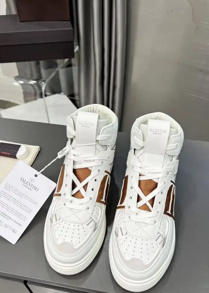 hype Valentino Sneakers