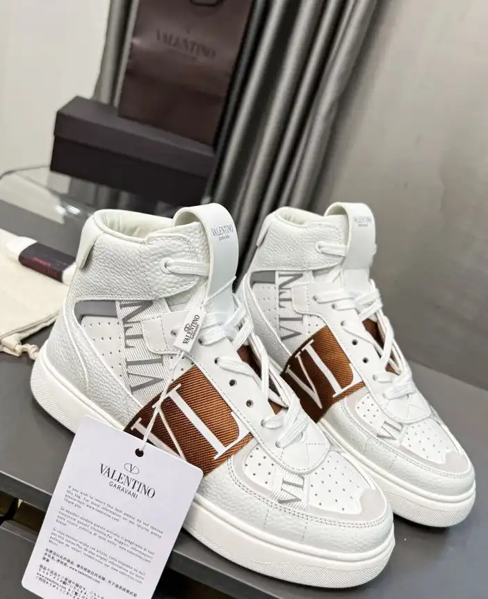 hype Valentino Sneakers