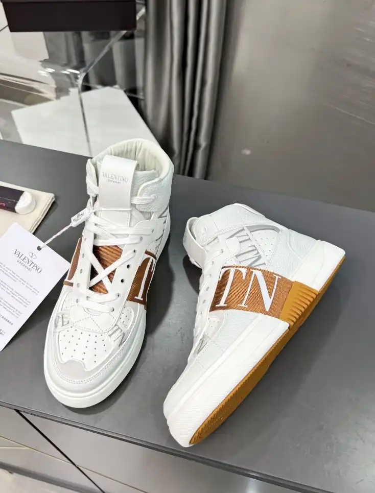 hype Valentino Sneakers