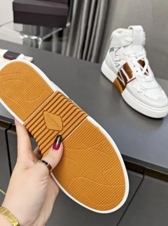 hype Valentino Sneakers