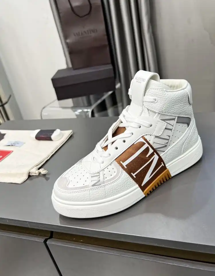 hype Valentino Sneakers