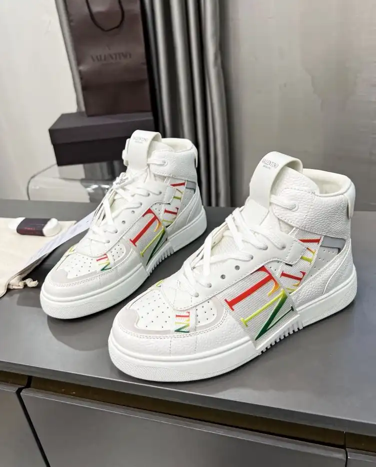 hype Valentino Sneakers