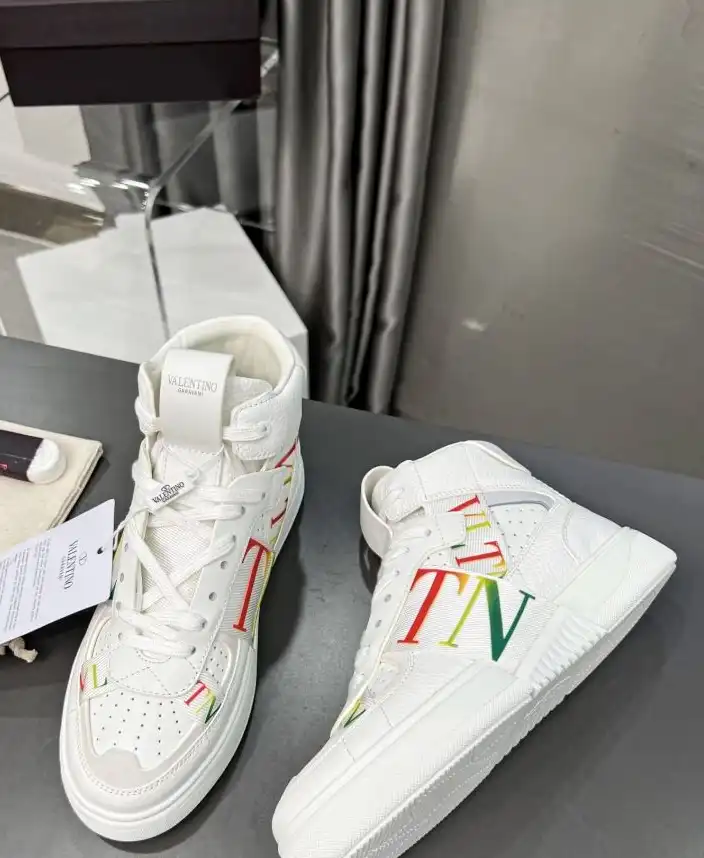 hype Valentino Sneakers