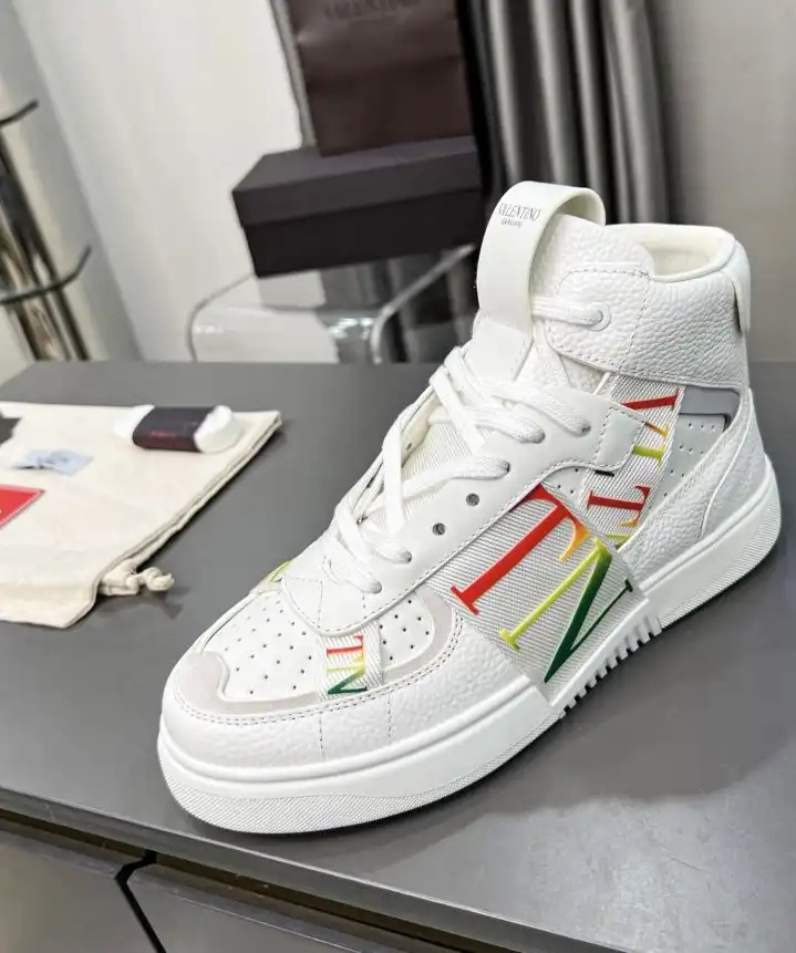 hype Valentino Sneakers