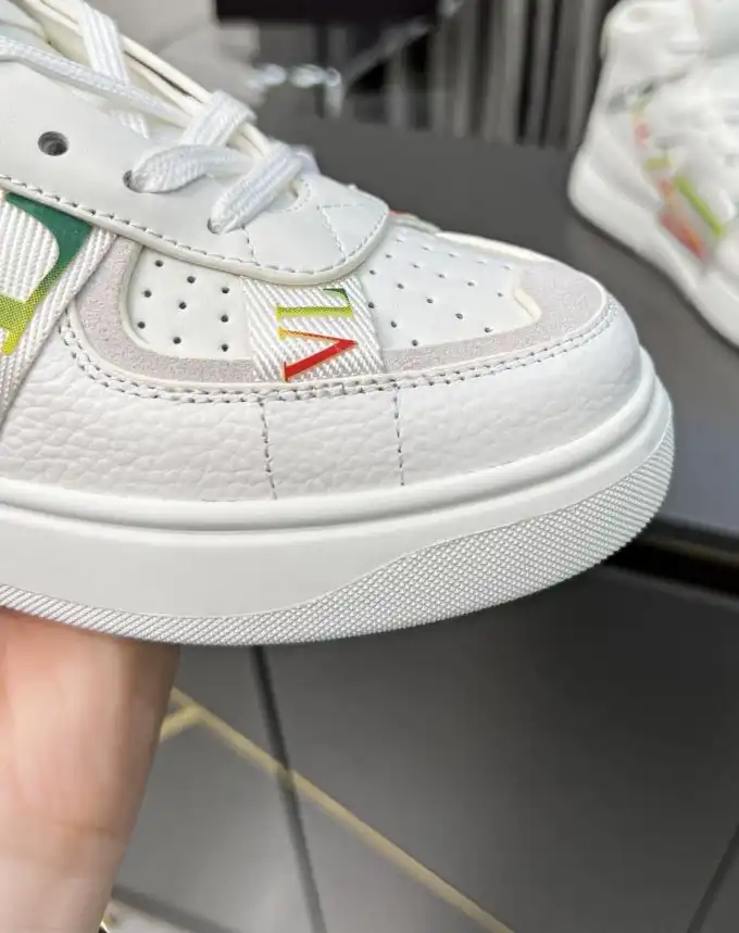 hype Valentino Sneakers