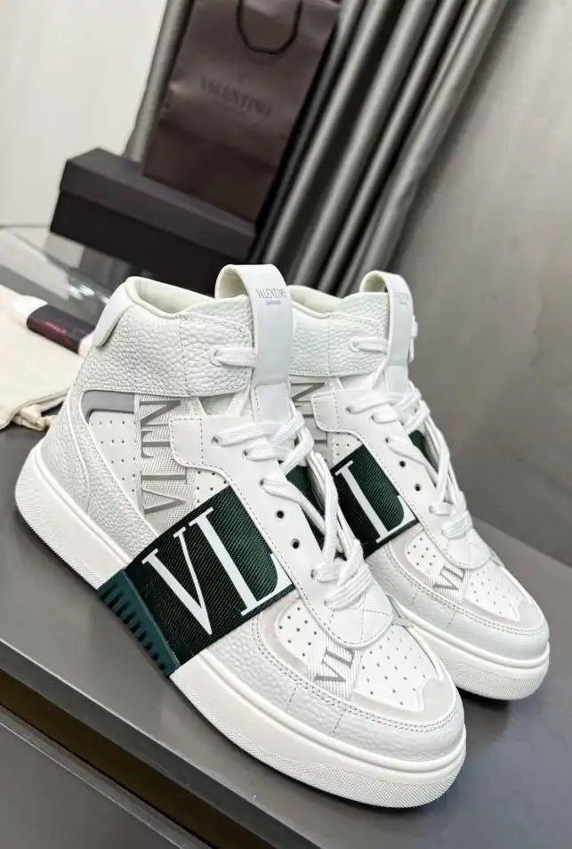 hype Valentino Sneakers