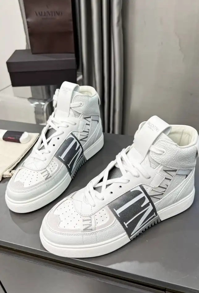 hype Valentino Sneakers