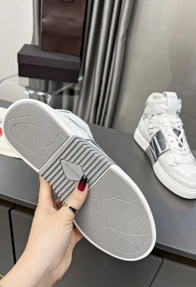 hype Valentino Sneakers