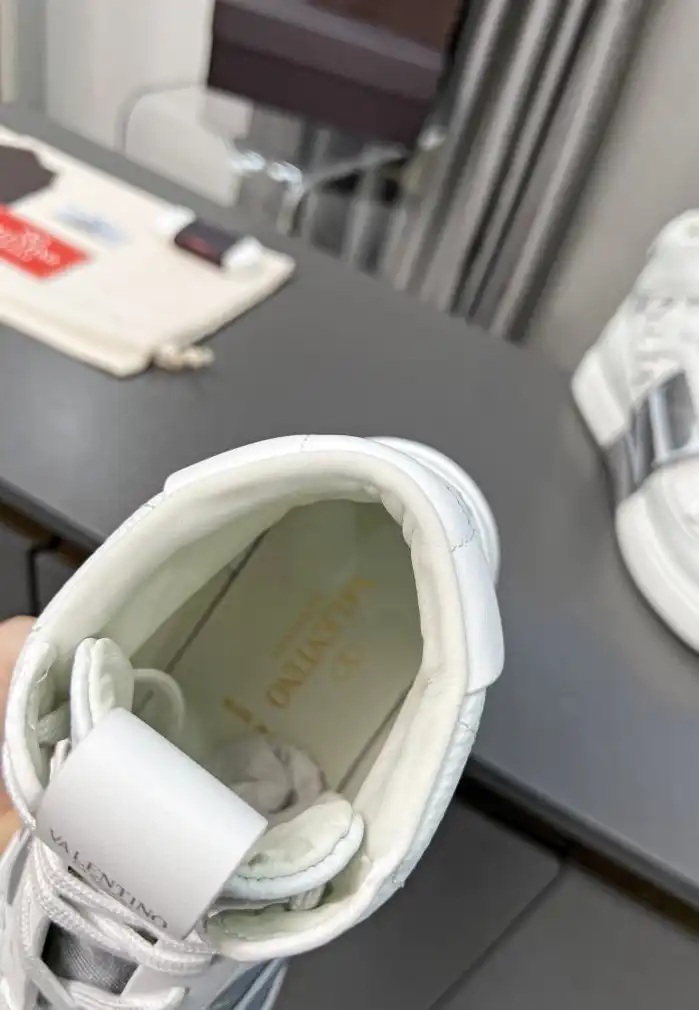 hype Valentino Sneakers