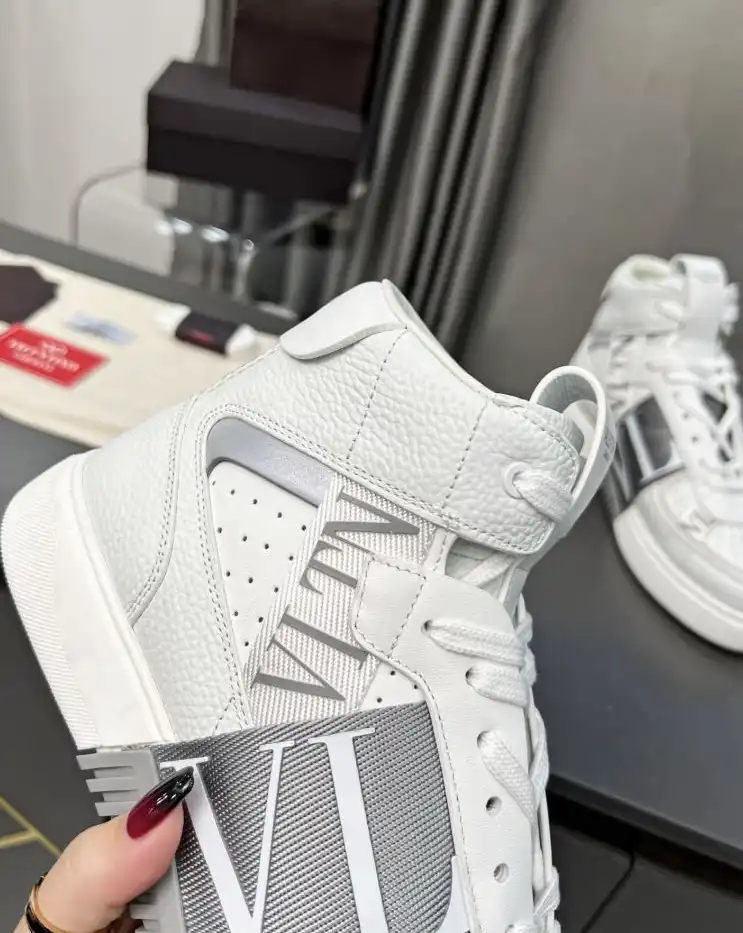 hype Valentino Sneakers