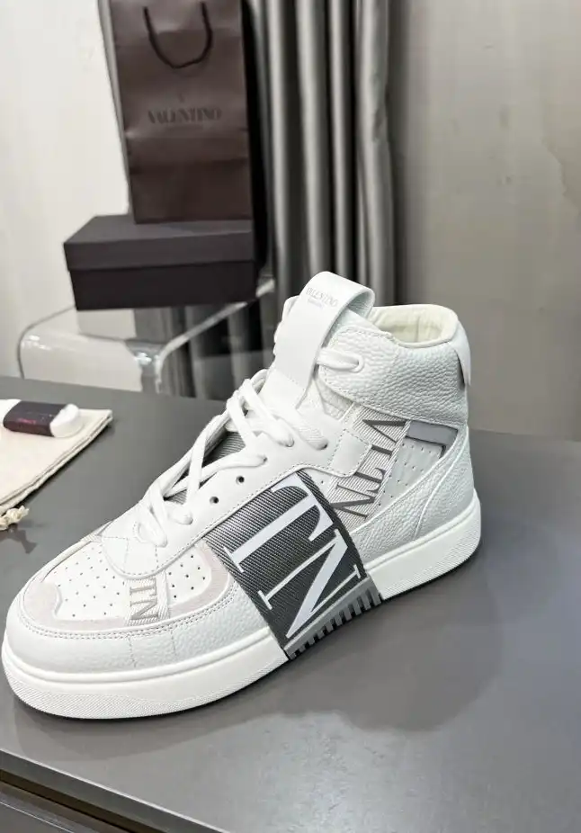 hype Valentino Sneakers