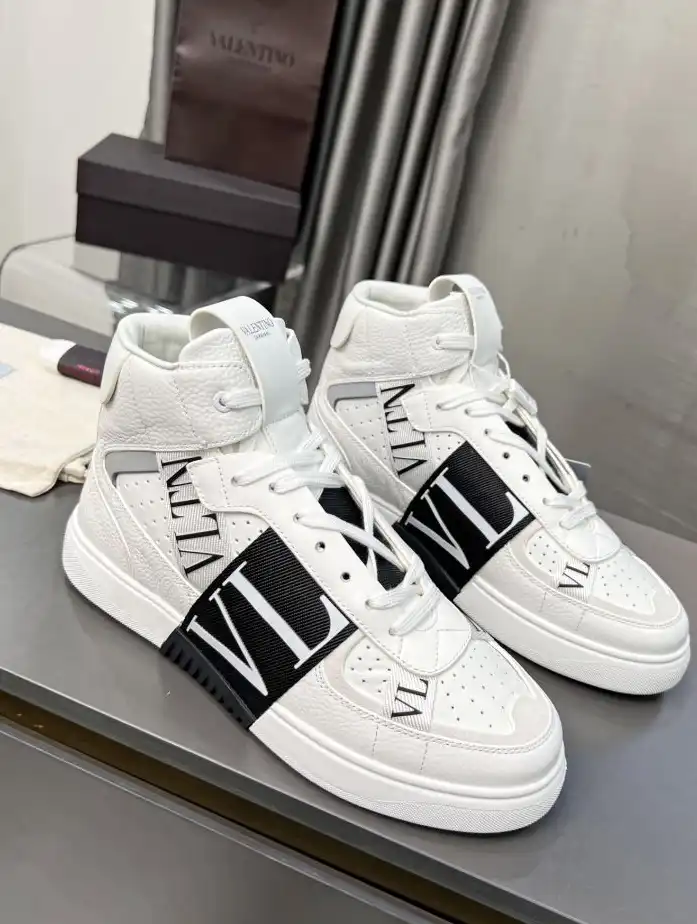 hype Valentino Sneakers