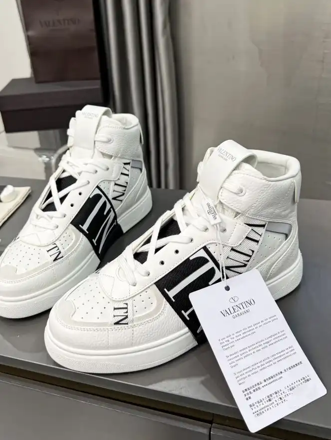 hype Valentino Sneakers