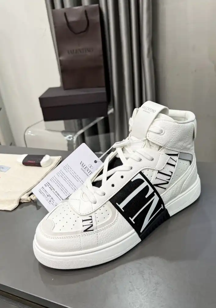 hype Valentino Sneakers