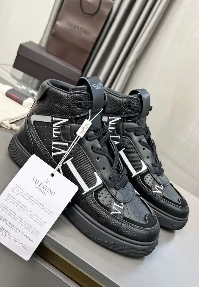 hype Valentino Sneakers