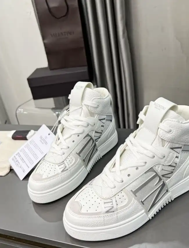 hype Valentino Sneakers