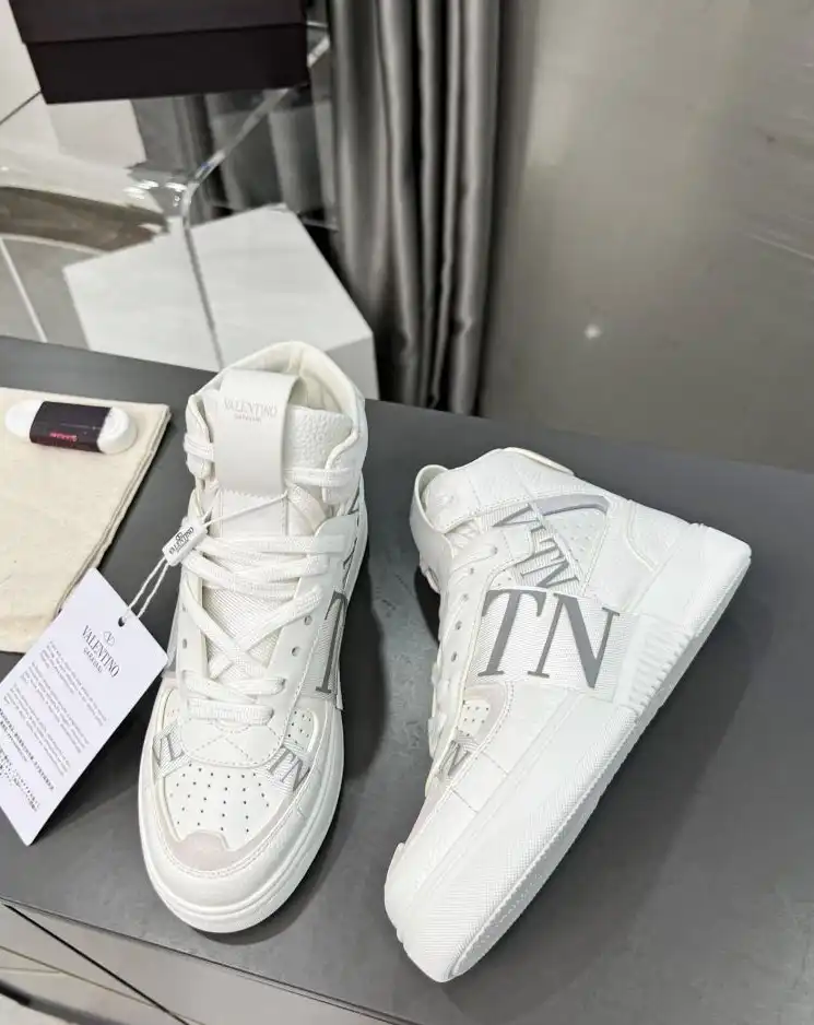 hype Valentino Sneakers