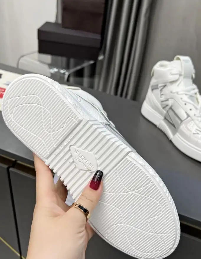 hype Valentino Sneakers