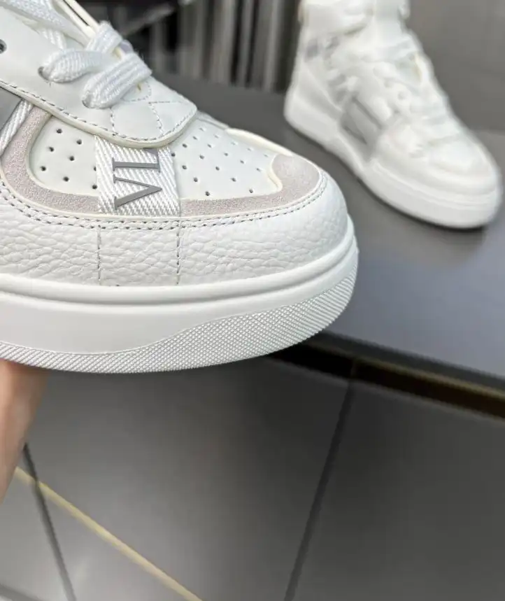 hype Valentino Sneakers