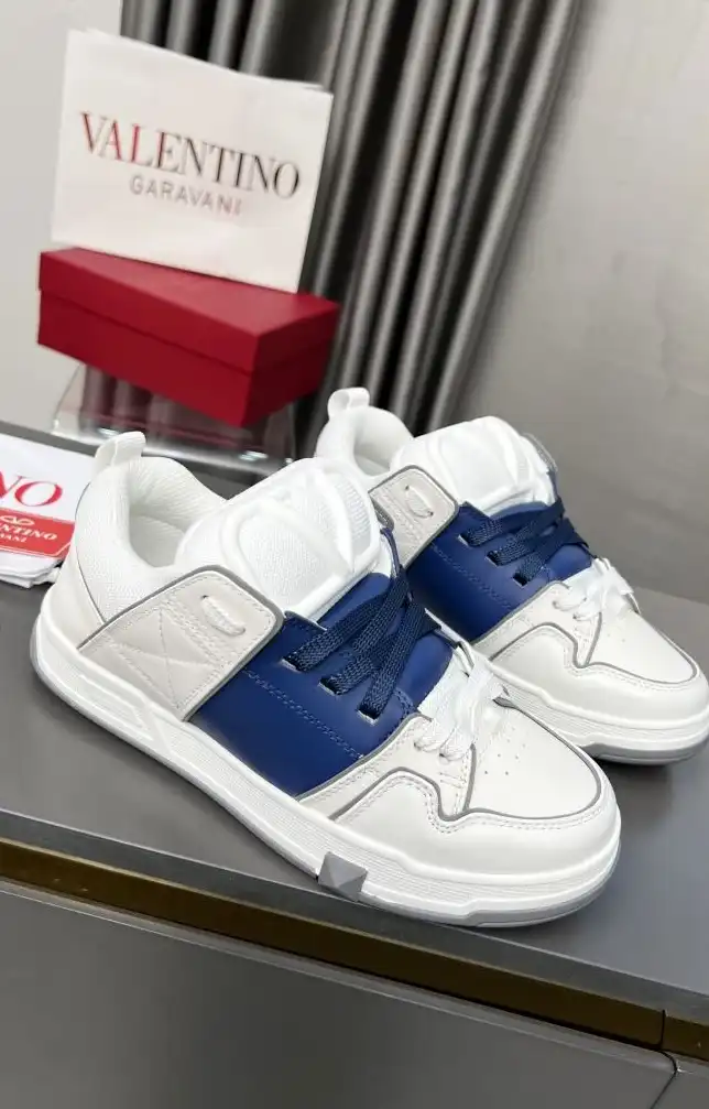 hype Valentino Sneakers