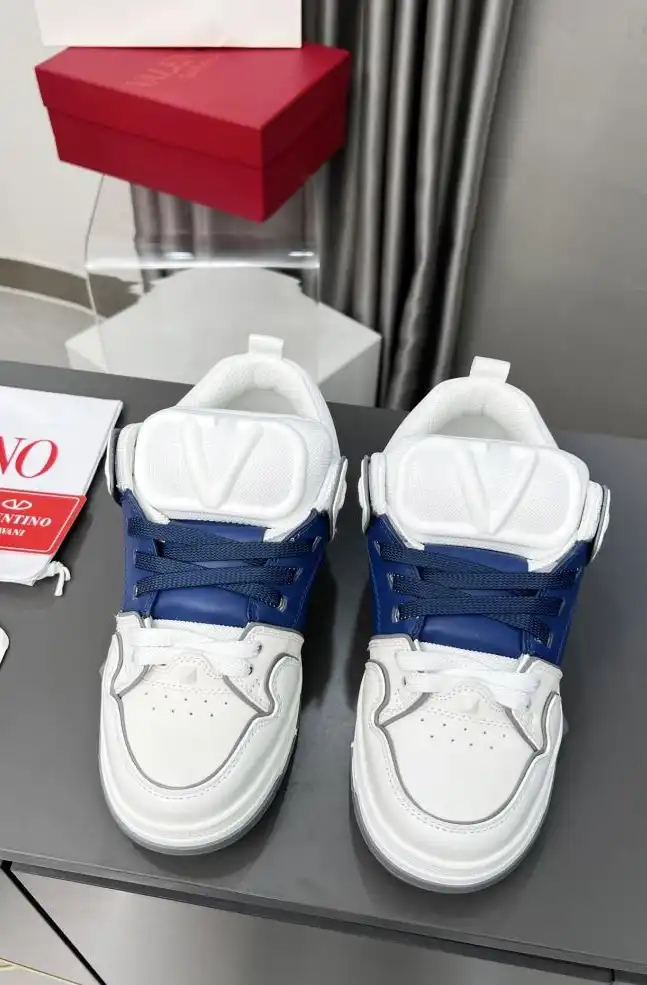 hype Valentino Sneakers