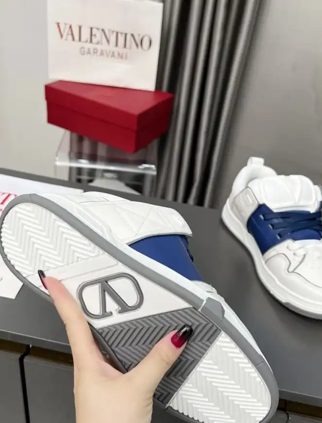 hype Valentino Sneakers