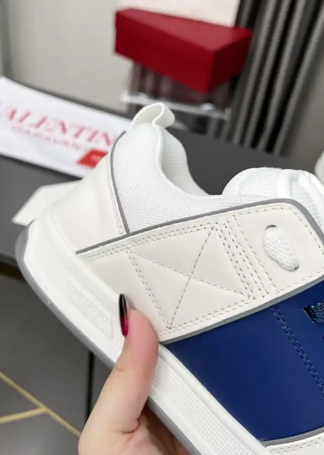 hype Valentino Sneakers