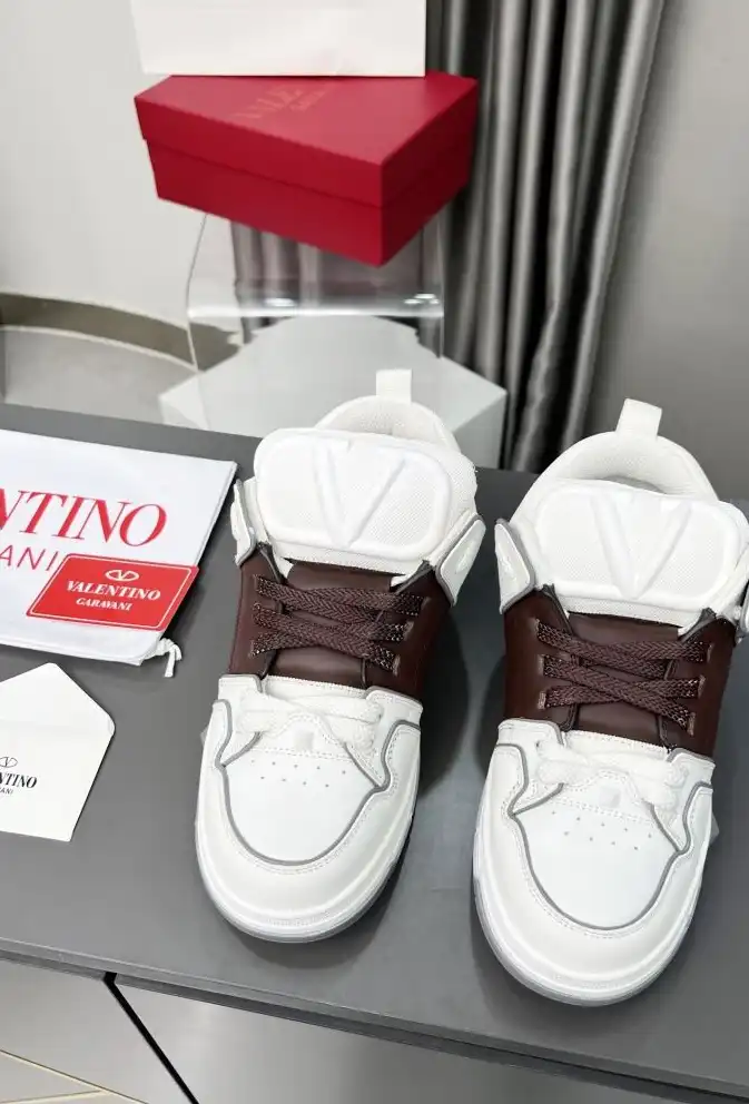 hype Valentino Sneakers