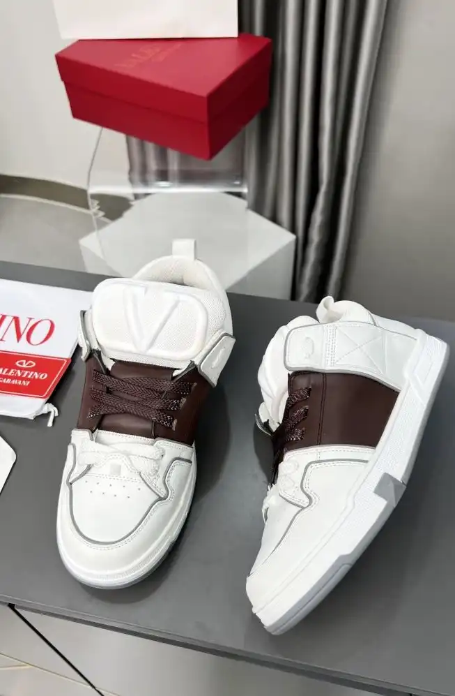 hype Valentino Sneakers