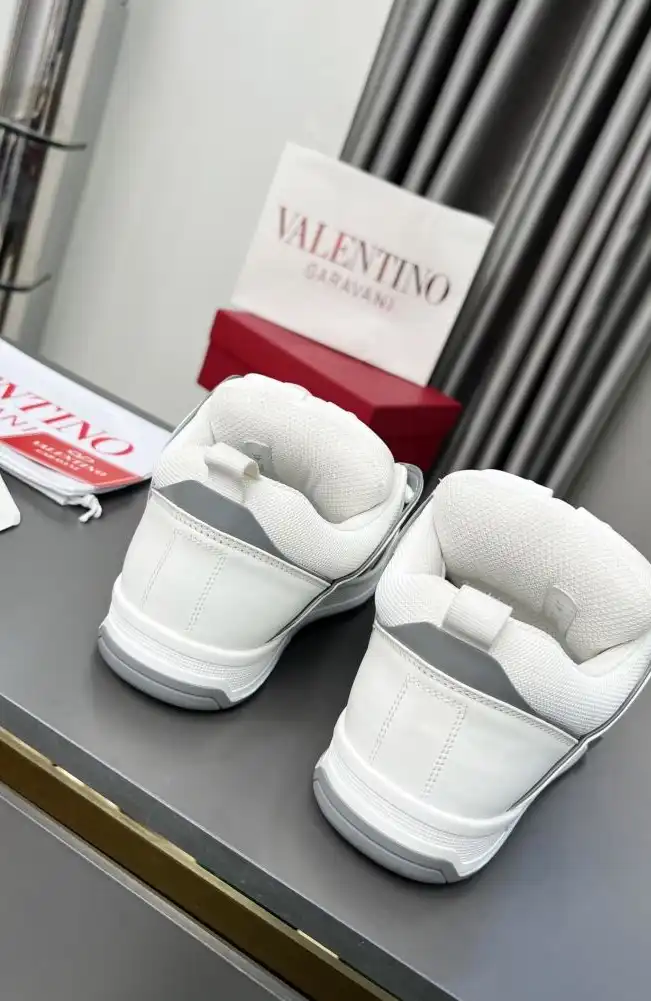 hype Valentino Sneakers