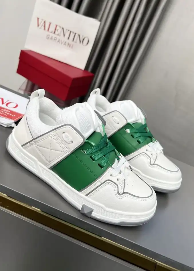 hype Valentino Sneakers