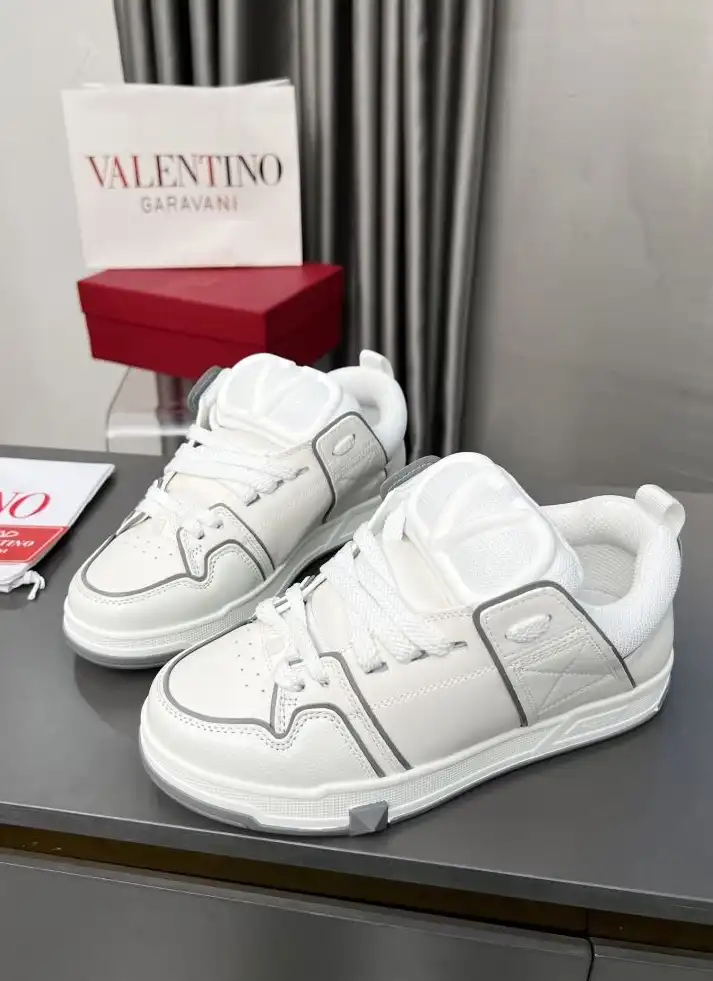 hype Valentino Sneakers