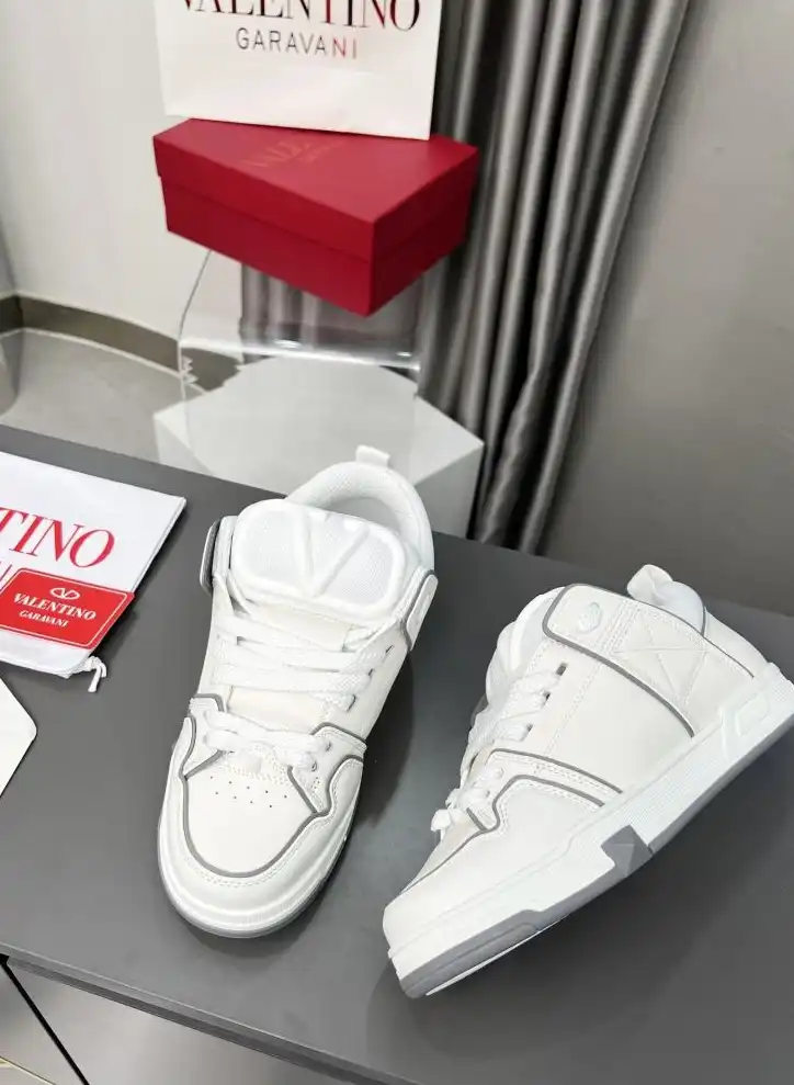 hype Valentino Sneakers