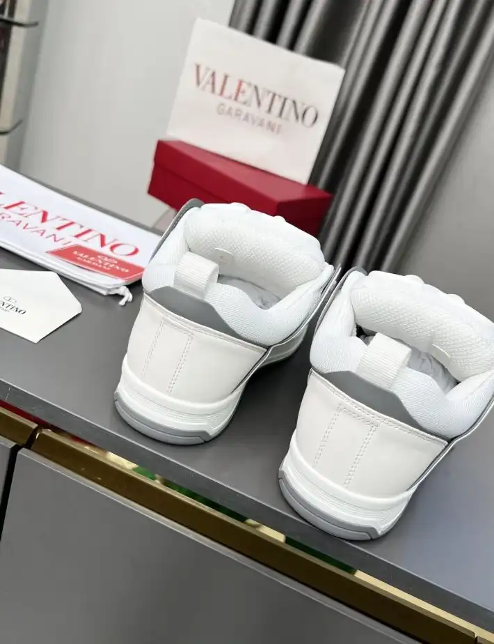 hype Valentino Sneakers