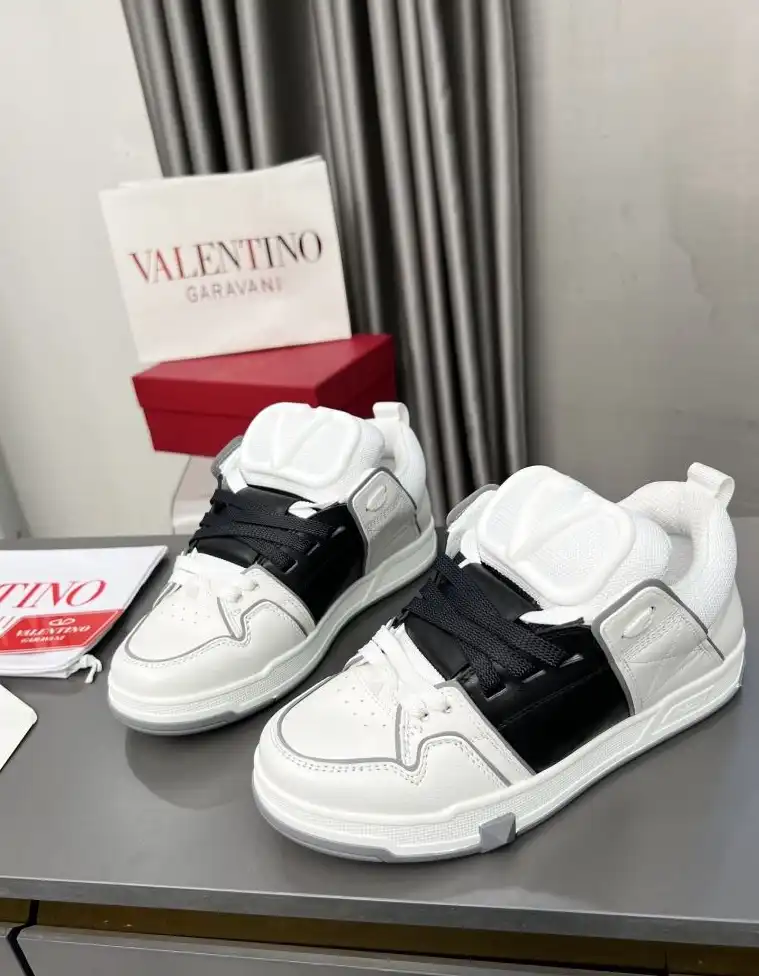 hype Valentino Sneakers