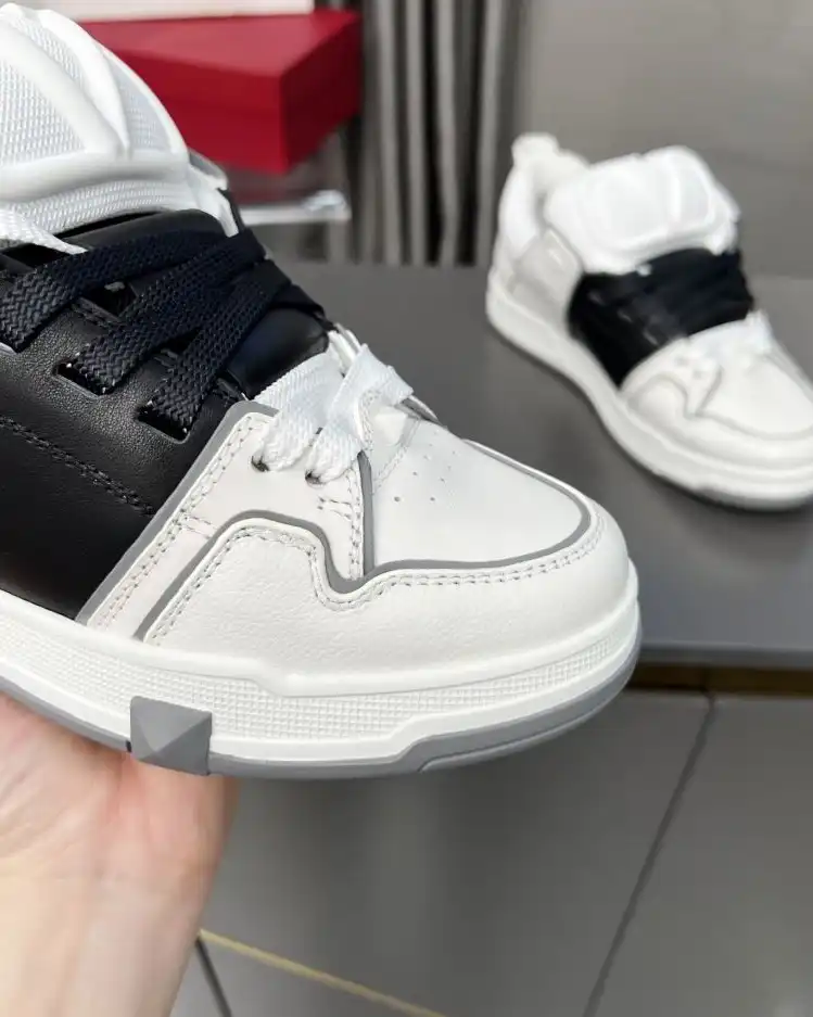 hype Valentino Sneakers