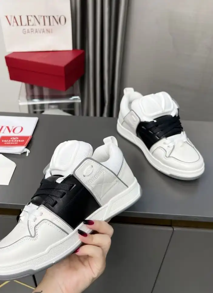 hype Valentino Sneakers