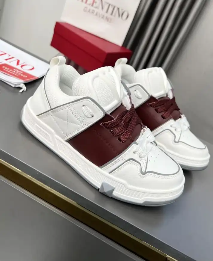 hype Valentino Sneakers